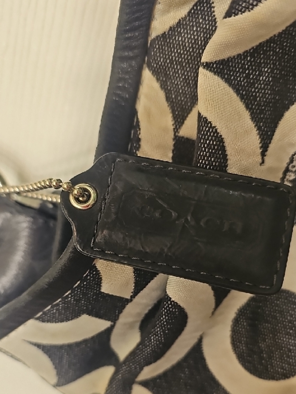 Coach Black and White Signature Canvas Shoulder Bag with Silver Hardware - Picture 3 of 8